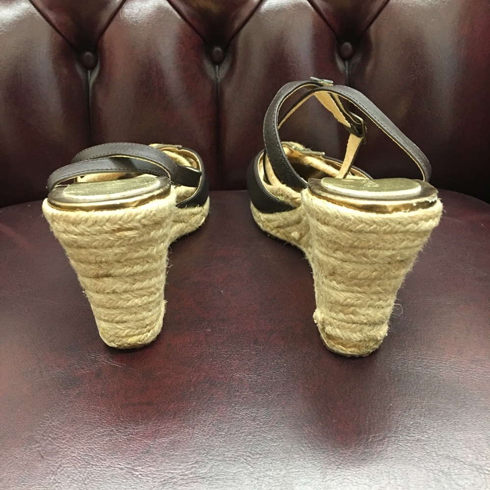 Sandals - Picture 3 of 4